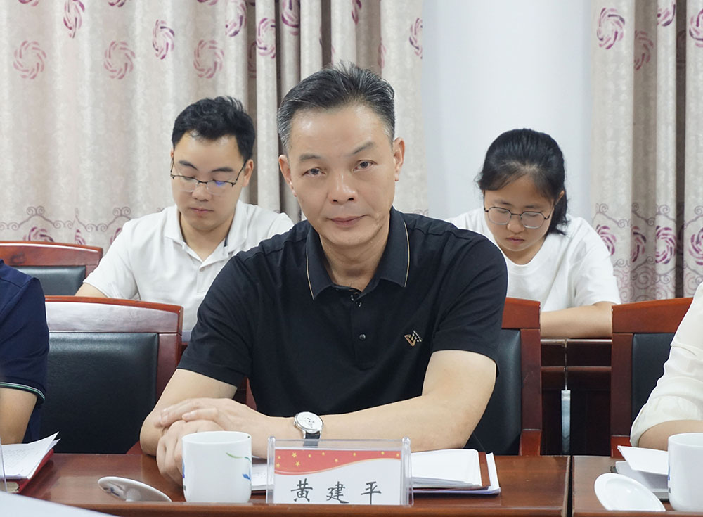 湘潭市退役軍人事務(wù)局黨組書記、局長黃建平講話.jpg